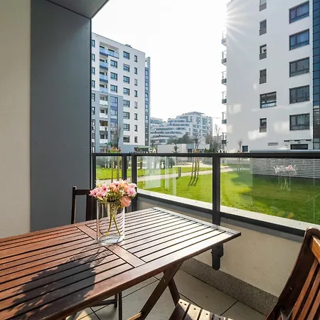 Apartment Spacious With Balcony And Gym By Renters *
