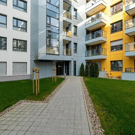 Apartment Spacious With Balcony And Gym By Renters Posen