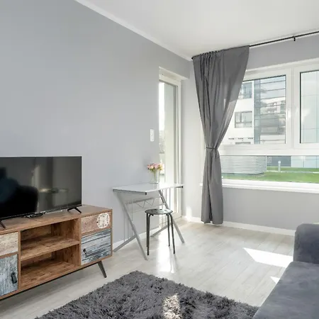 Spacious With Balcony And Gym By Renters * Poznan