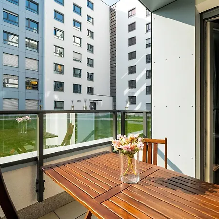 Spacious With Balcony And Gym By Renters